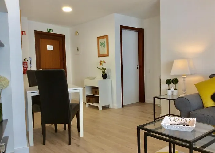 Cosy At Lido With Pool *