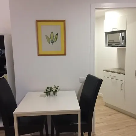 Cosy At Lido With Pool